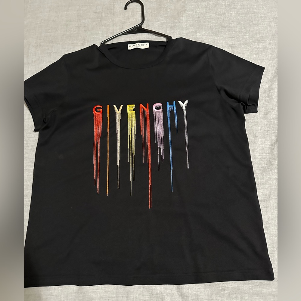 black givenchy tee